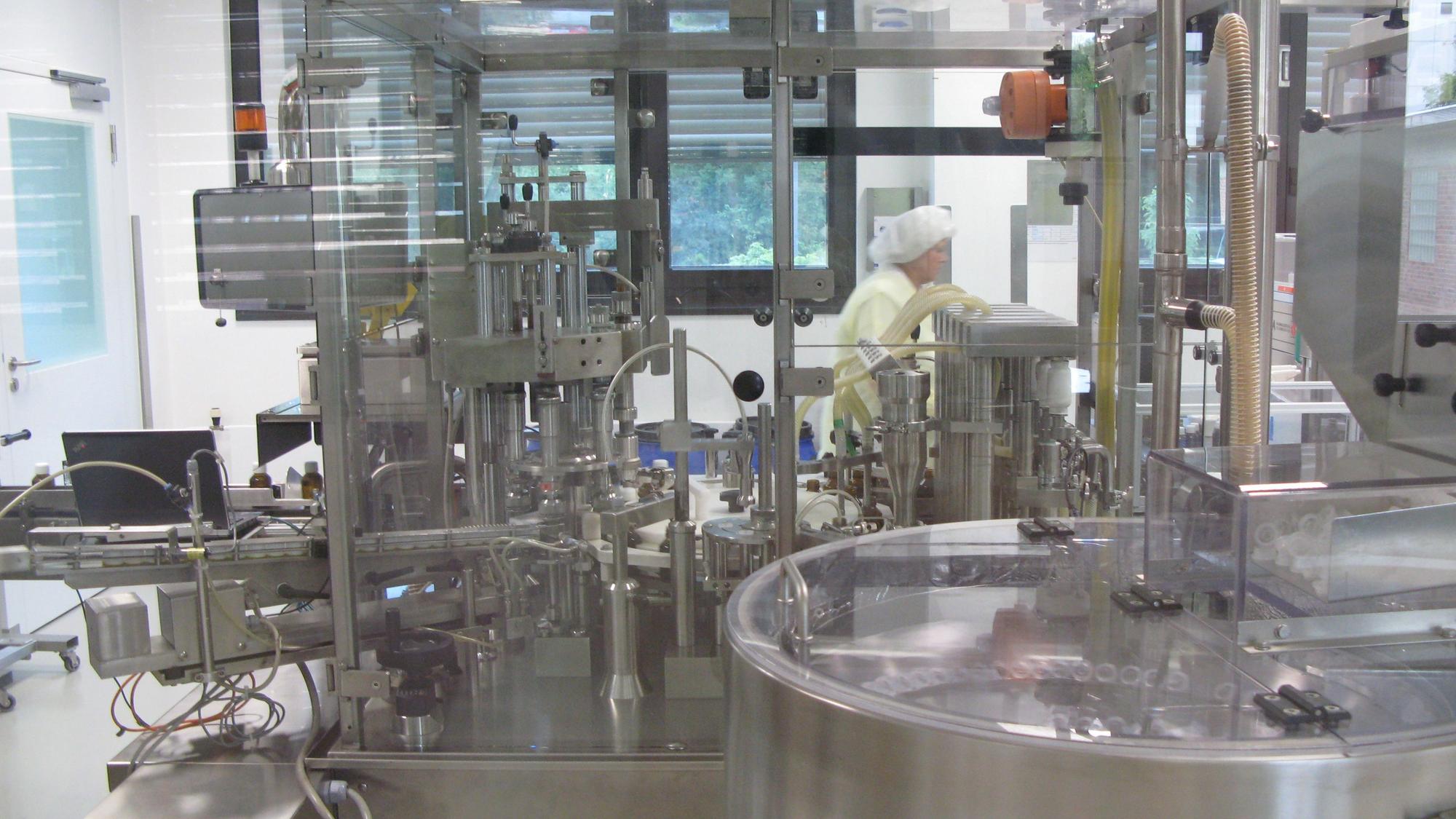Eine Produktionsstraße für Tabletten.