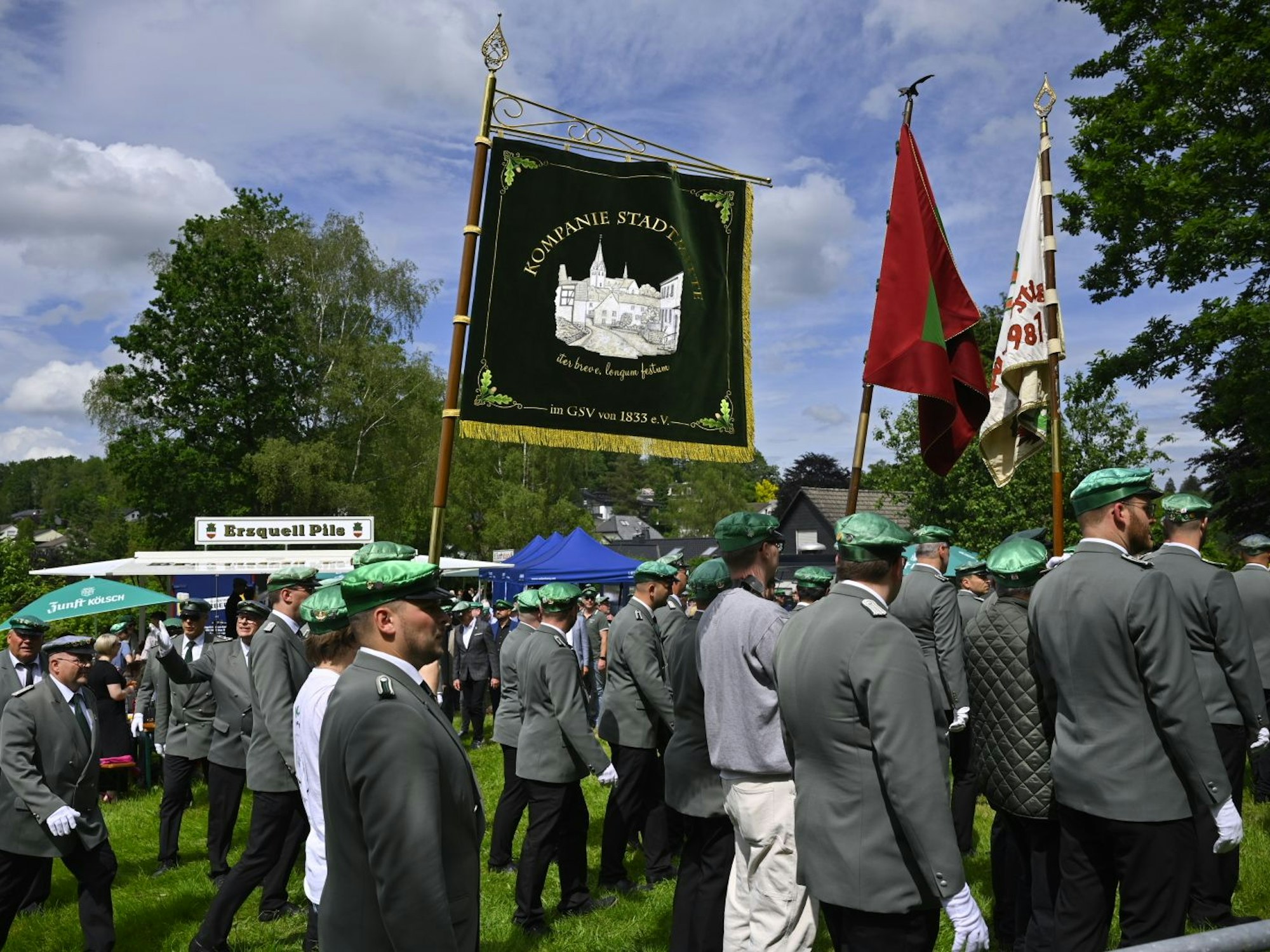 An der Hermannsburg versammelte sich das Schützenvolk.