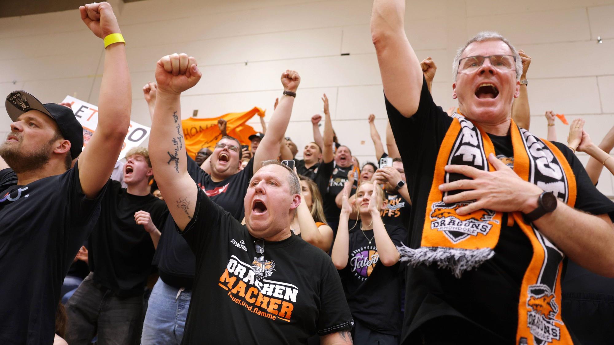 Die „schwarze Wand“ treibt die Dragons Rhöndorf zum Titelgewinn an.