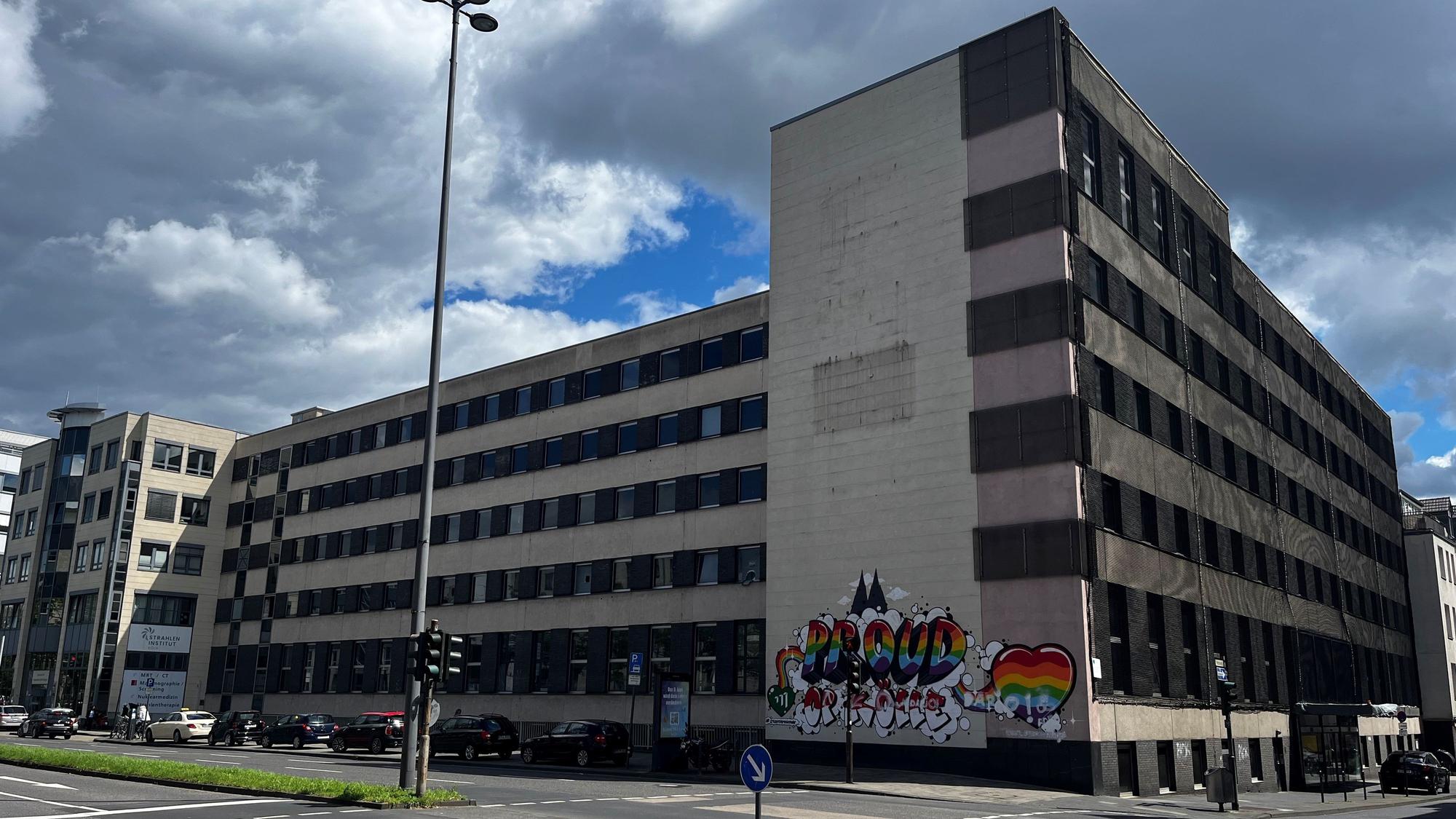 Der aktuelle Zustand der früheren AOK-Zentrale an der Ecke Turiner Straße/Machabäerstraße.