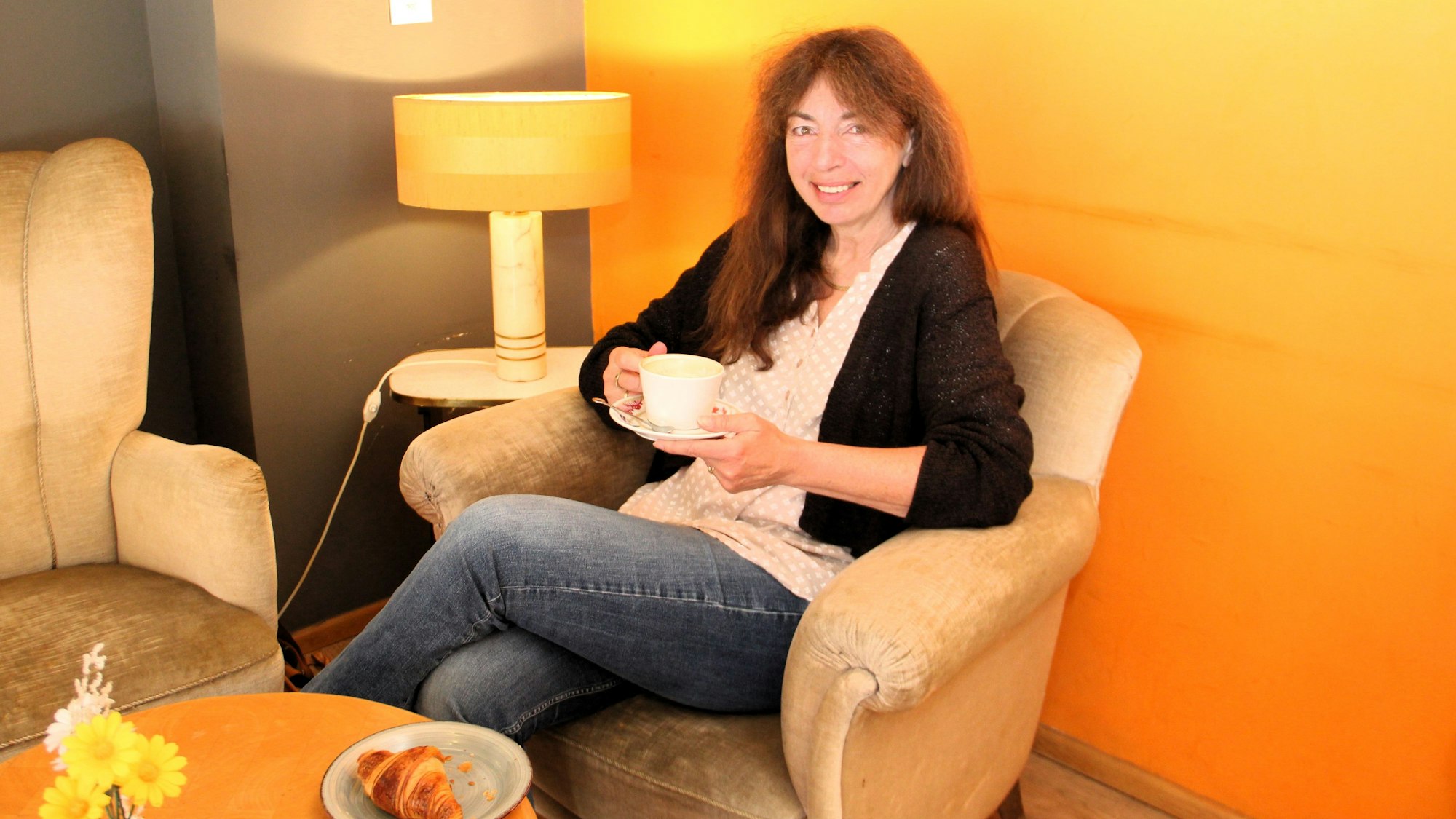 Christiane Rath lädt in die Küchen-WG am Neusser Platz ein.