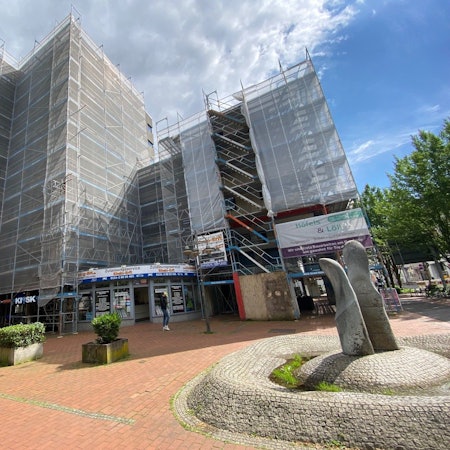 Zu sehen ist das Ockenfels-Hochhaus.