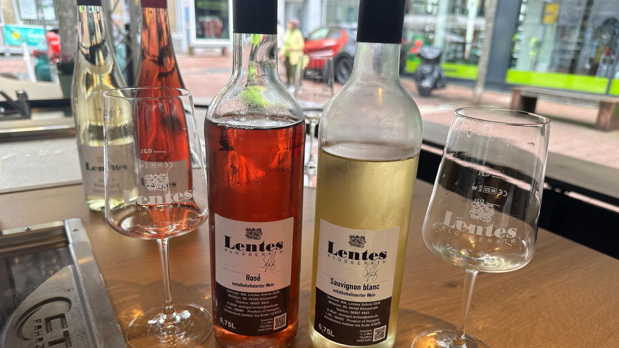 Alkoholfrei gibt es in Siegburg als Weißwein oder Rosé.