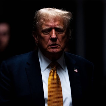 Bei einer Verurteilung droht Trump eine Geldstrafe oder eine mehrjährige Freiheitsstrafe, die auch zur Bewährung ausgesetzt werden könnte.