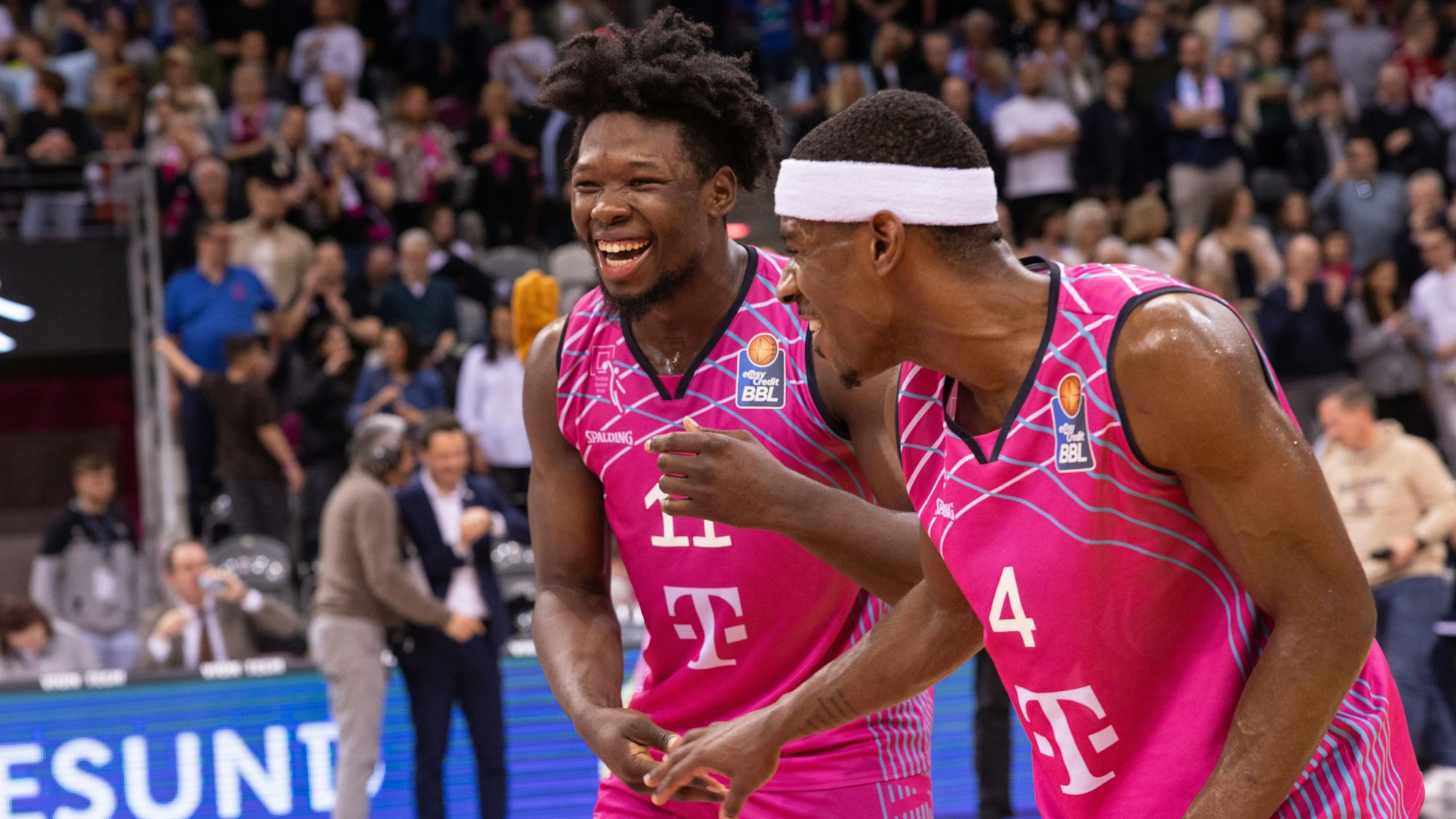 Brian Fobbs (links) und Glynn Watson hatten viel Anlass zu guter Laune, denn sie waren die beiden Topscorer der Baskets.