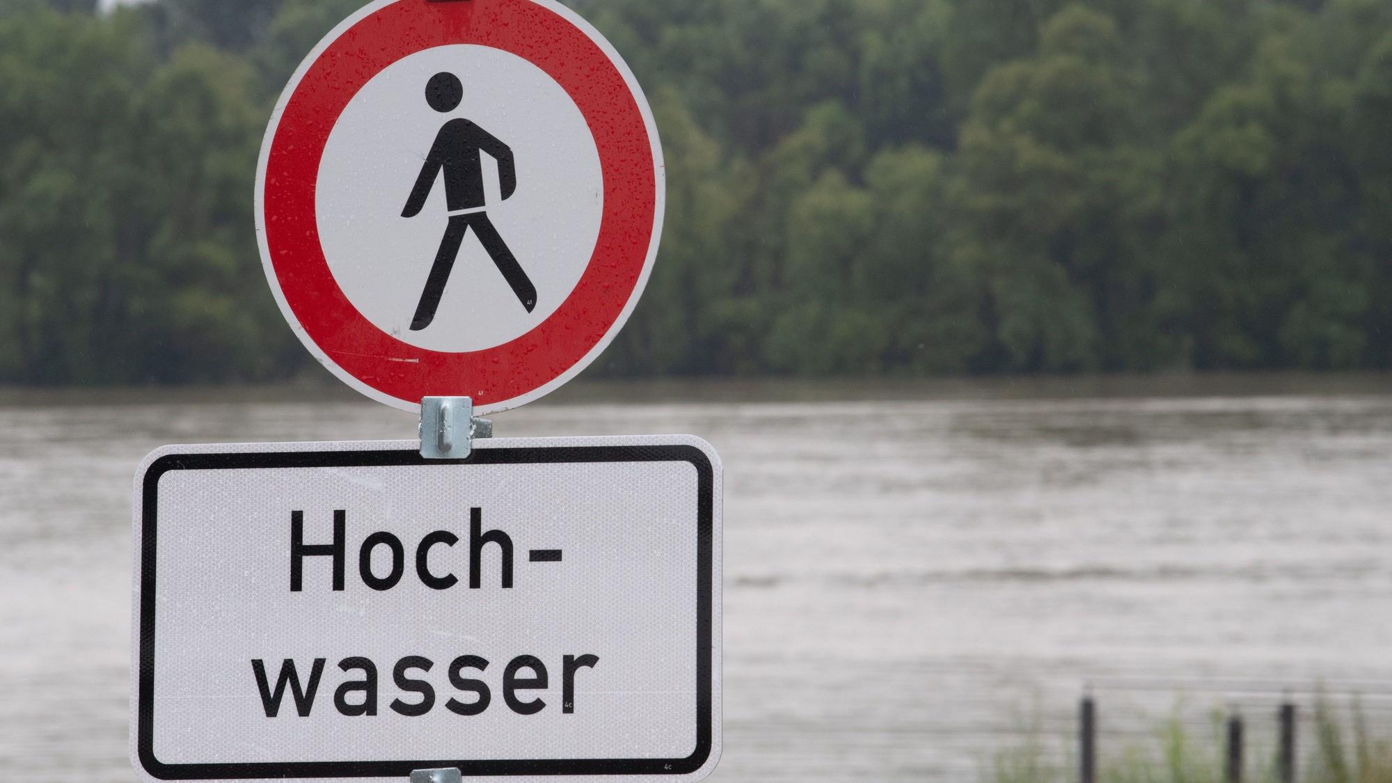 Rheinland-Pfalz, Heidesheim Am Rhein: Wasserstände am Rhein steigen laut Prognosen. (Archvibild)