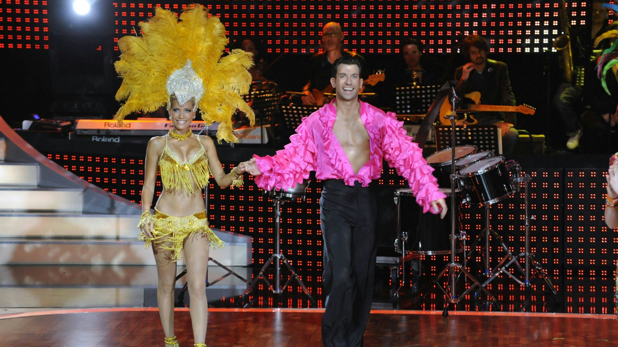Christian Bärens betritt mit Sylvie van der Vaart die Bühne der RTL-Tanzshow „Let's Dance“. (Archivfoto von 2010)