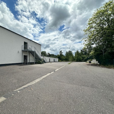 Für das neue Gymnasium Rondorf, das als Interim im Interim der Gesamtschule Rodenkirchen untergebracht ist, soll hier auch eine Interim-Sporthalle gebaut werden.