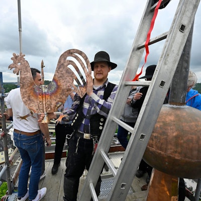 Hoch oben auf dem Kirchturm in Gummersbach.