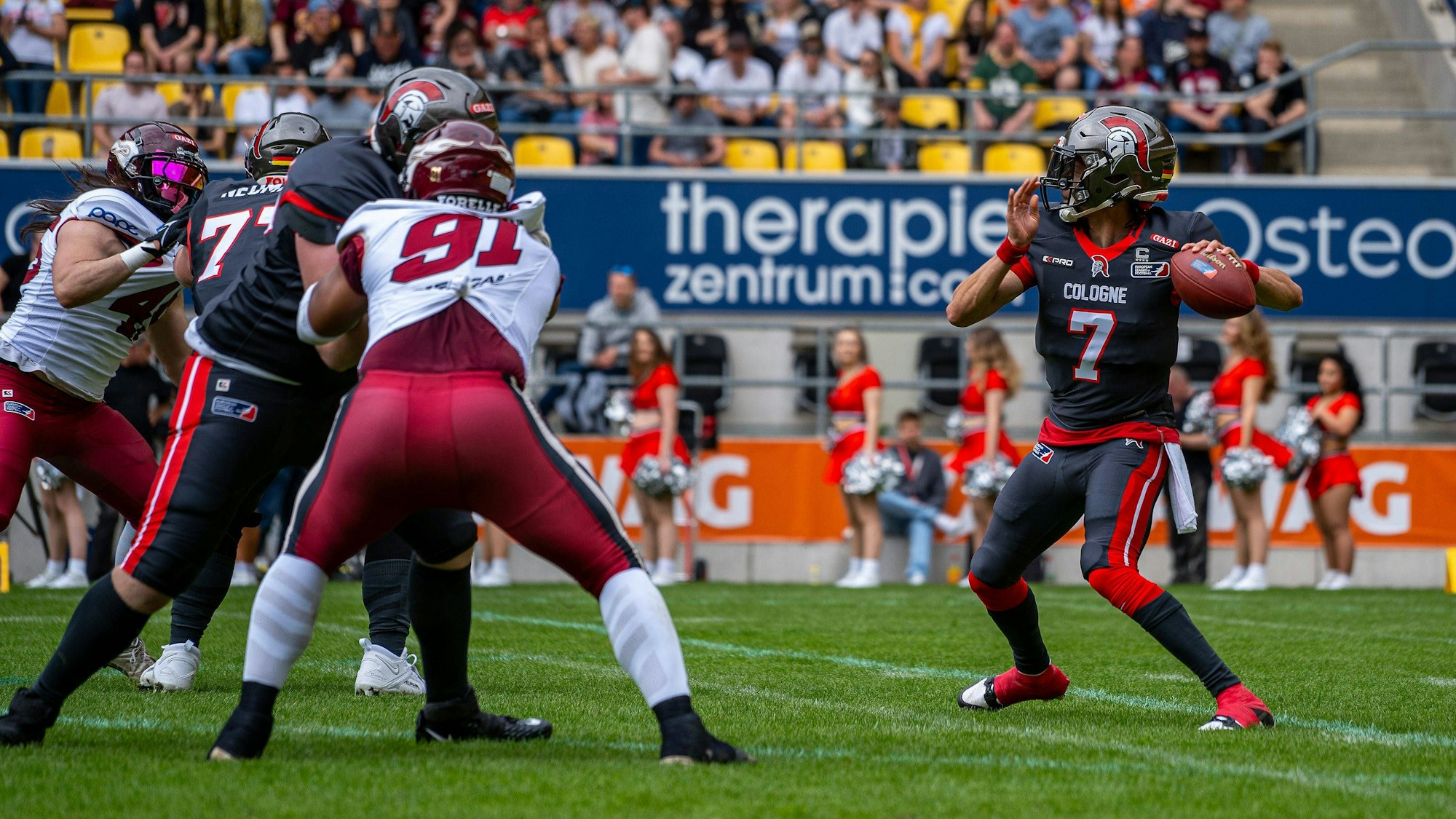 Isaiah Weed QB, 7, Cologne Centurions wirft den BallGER, Cologne Centurions vs. Rhein Fire, American Football, European League of Football, Week 1, Season 2024, 26.05.2024 GER, Cologne Centurions vs. Rhein Fire, American Football, European League of Football, Week 1, Season 2024, 26.05.2024 *** Isaiah Weed QB, 7, Cologne Centurions throws the ballGER, Cologne Centurions vs Rhein Fire, American Football, European League of Football, Week 1, Season 2024, 26 05 2024 GER, Cologne Centurions vs Rhein Fire, American Football, European League of Football, Week 1, Season 2024, 26 05 2024 Copyright: xEibner-Pressefoto/JustinxAlexanderxDerondeaux EP_JDU