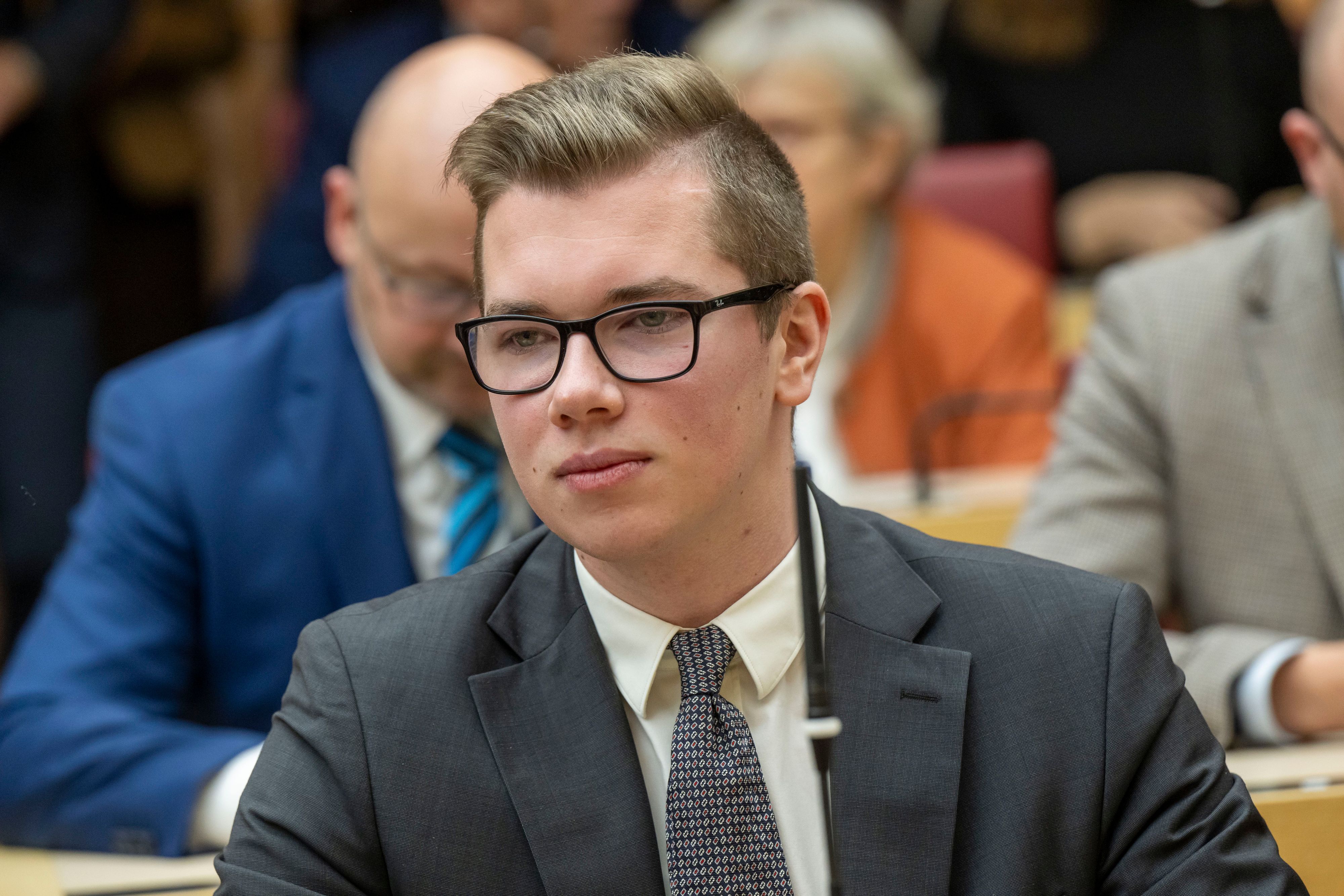 Daniel Halemba (AfD) nimmt im bayerischen Landtag am Gedenkakt des bayerischen Landtags und der Stiftung bayerische Gedenkstätten für die Opfer des Nationalsozialismus teil. (Archivbild)