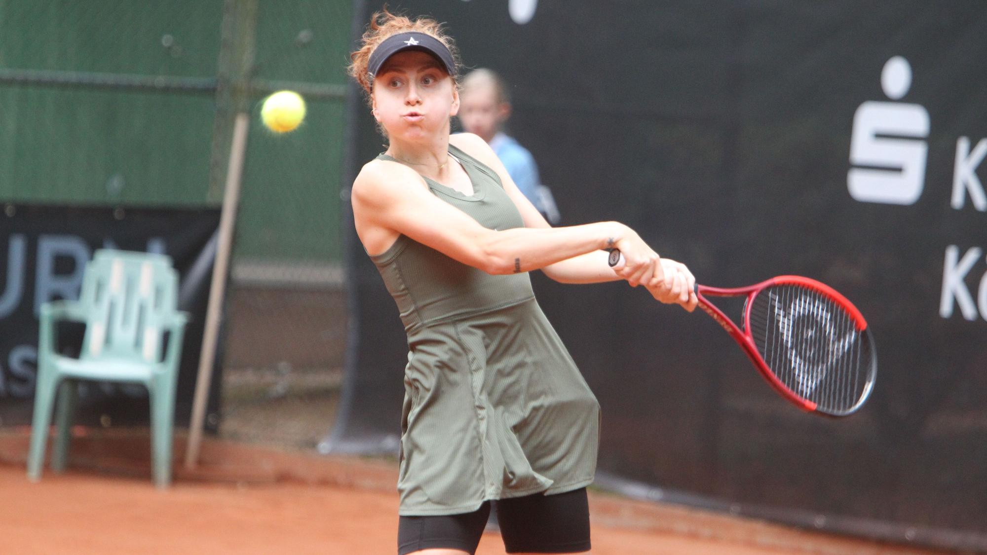 Berfu Cengiz aus der Türkei gewinnt das ITF-Damen-Turnier auf der Anlage von RW Troisdorf.