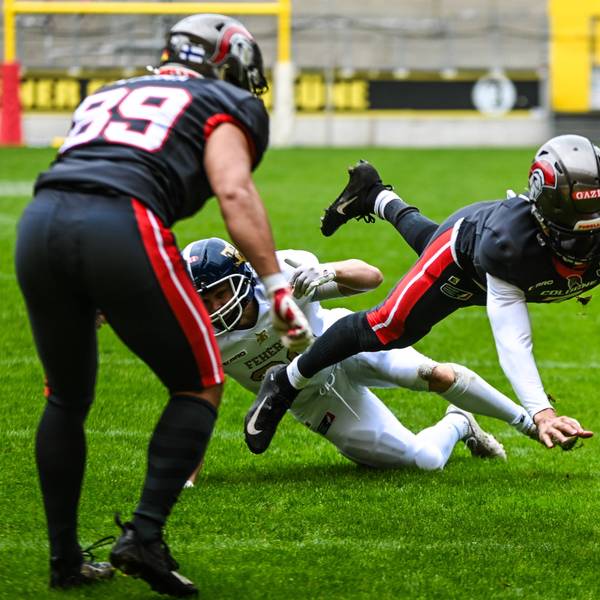 Isaiah Weed Cologne Centurions gegen Fehervar Enthroners Spielfotos 02.06.2024 Isaiah Weed Cologne Centurions, ELF, Week 2, Cologne Centurions - Fehervar Enthroners am 02. Juni 2024 im Tivoli Aachen *** Isaiah Weed Cologne Centurions vs Fehervar Enthroners match photos 02 06 2024 Isaiah Weed Cologne Centurions , ELF, Week 2, Cologne Centurions Fehervar Enthroners on 02 June 2024 at Tivoli Aachen