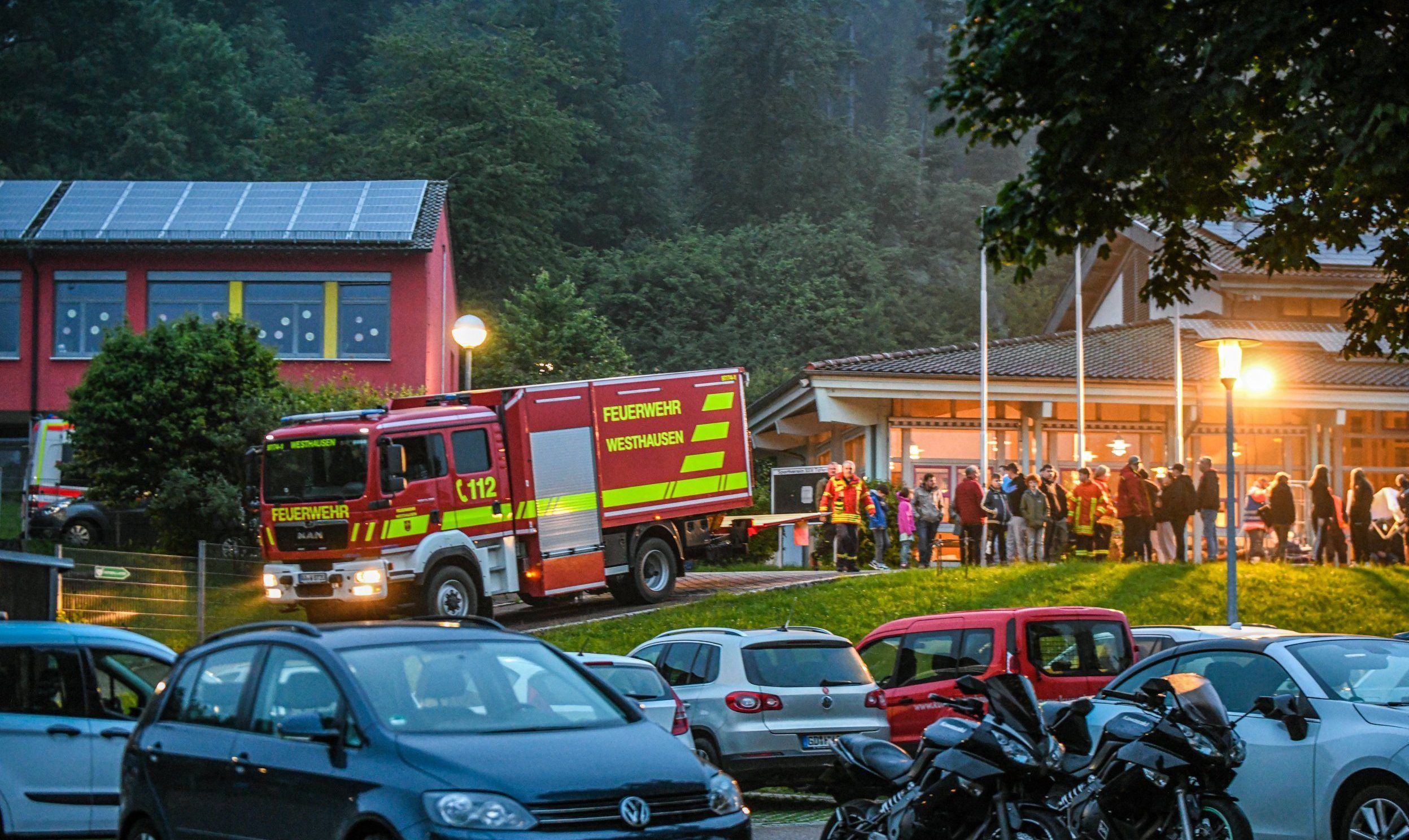 Evakuierte werden in Baden-Württemberg in einer Notunterkunft untergebracht.
