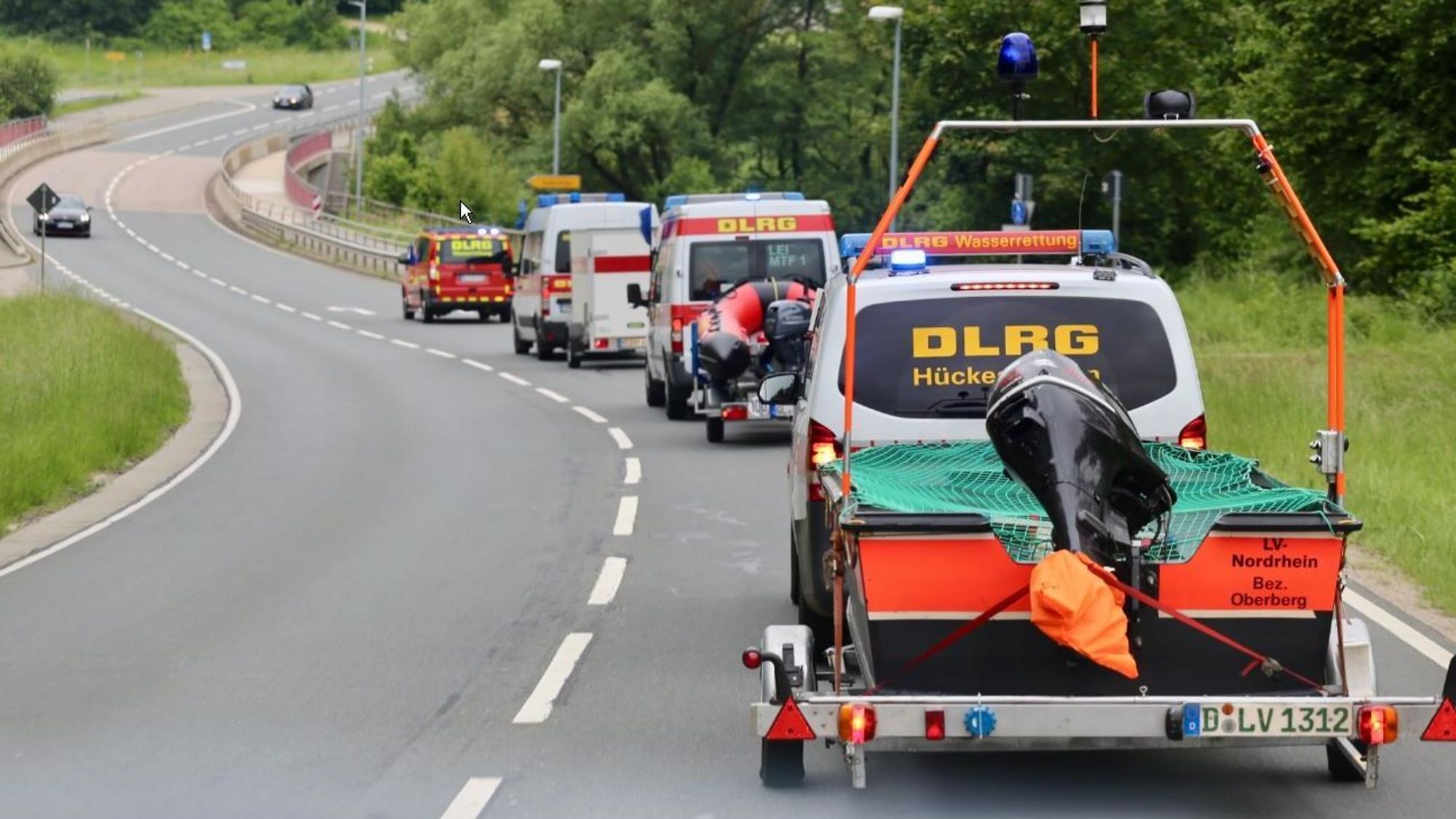 Die Bootstrupps aus Gummersbach, Wipperfürth und Hückeswagen sind mittlerweile im Hochwassergebiet eingetroffen.