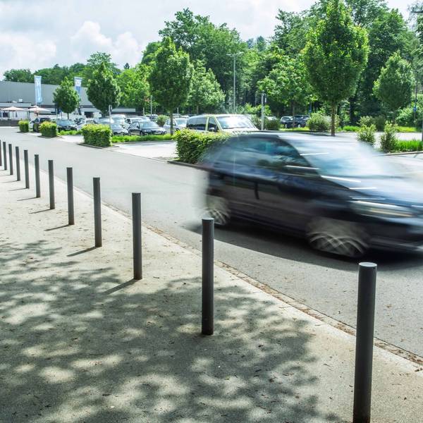 Vor der Wiehler Wasser-Welt und der Eishalle an der Homburger Straße soll nach den Plänen der Stadt ein zehn Meter hohes Parkhaus mit sieben Ebenen entstehen. Ein entsprechender Bebauungsplan soll jetzt der Politik vorgelegt werden.