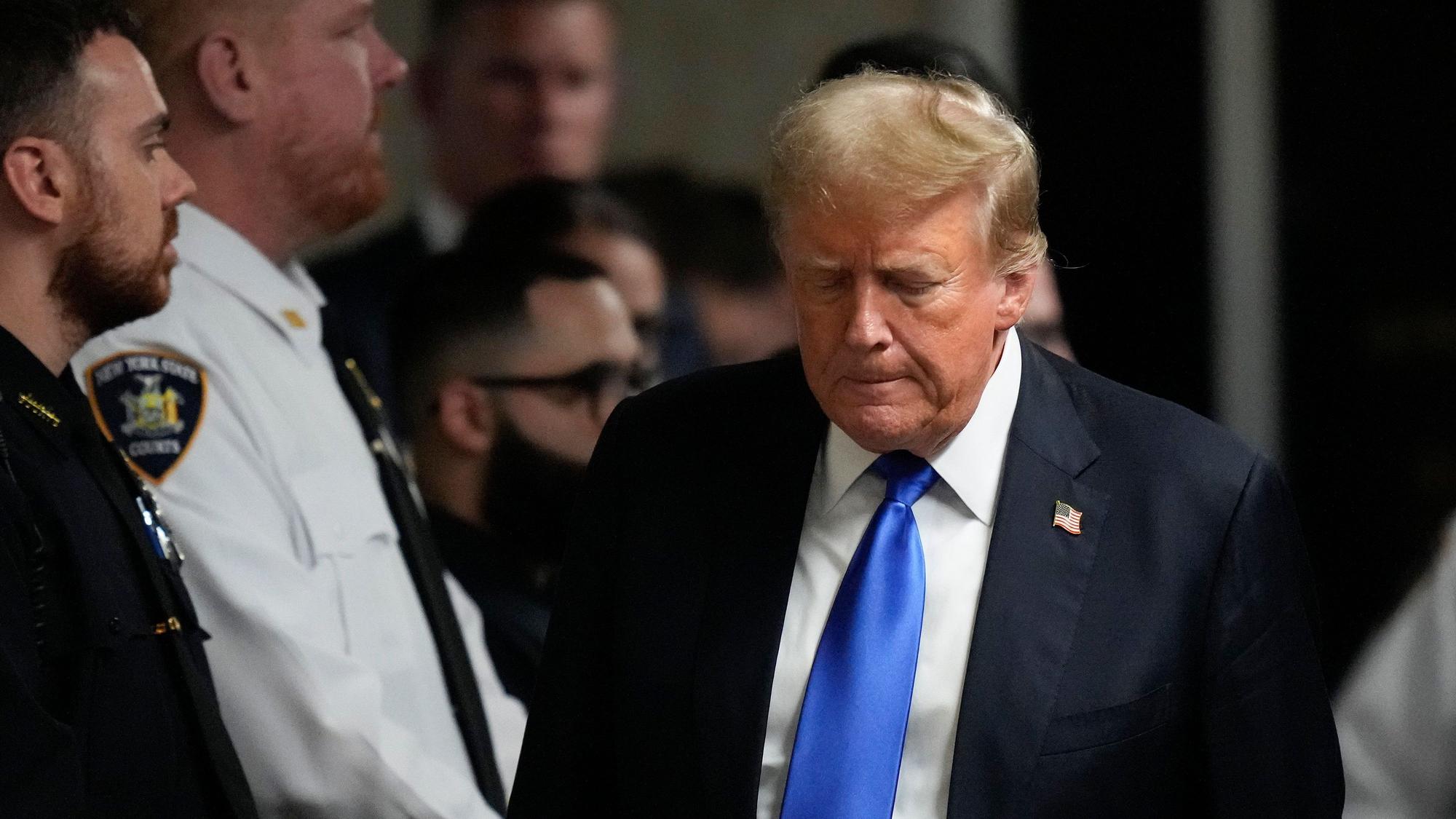 Donald Trump kommt am 30. Mai nach der Urteilsverkündung aus dem New Yorker Gericht.