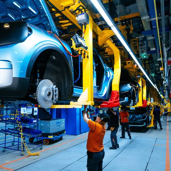 Nur noch elektrisch: 1930 wurden die Kölner Ford-Werke errichtet, jetzt sind sie die erste rein auf Elektroautos ausgerichtete Ford-Fabrik in Europa. Am Dienstag begann die Serienproduktion des Explorer.