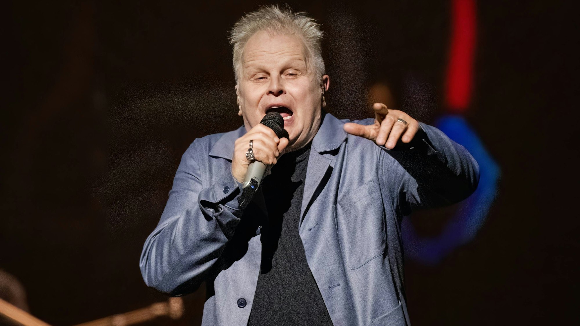 Herbert Grönemeyer hatte den Song „Zeit, dass sich was dreht“ für die WM 2006 in Deutschland komponiert.