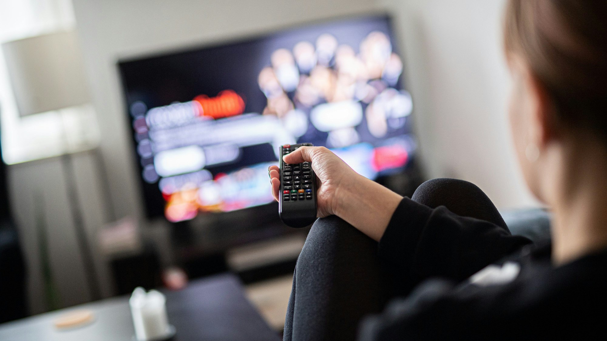 Verbände kritisieren, dass die Abschaffung des Nebenkostenprivilegs Bürgergeldempfänger besonders trifft.