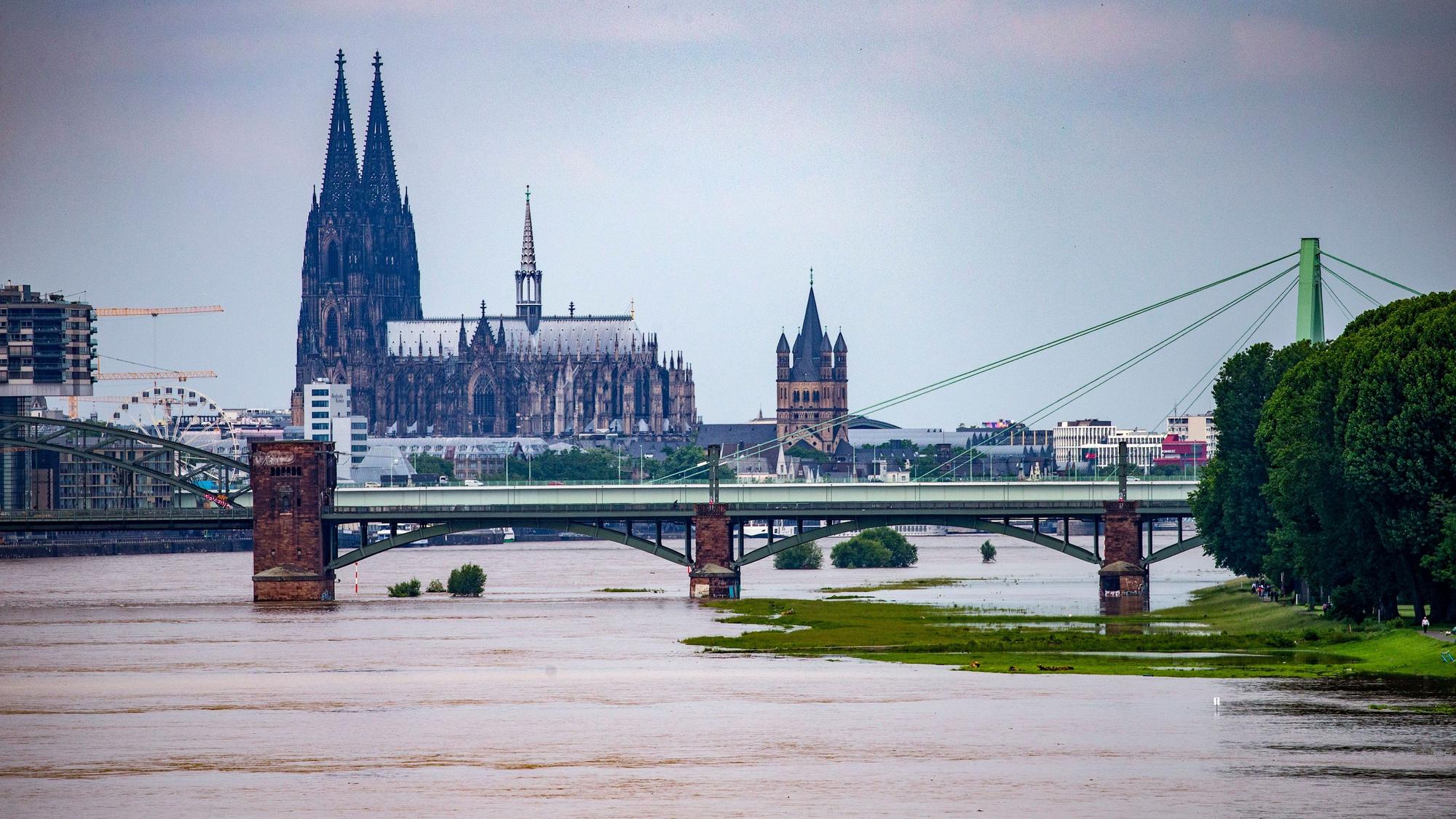 Auf knapp 6,70 Meter stieg der Rhein am Dienstag.