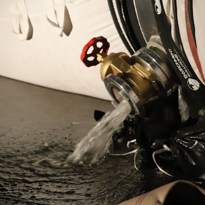 Der Hochwasserschutz von Jo Langen rund um die Gaststättte Zur Siegfähre wird am Donnerstag wieder abgebaut.