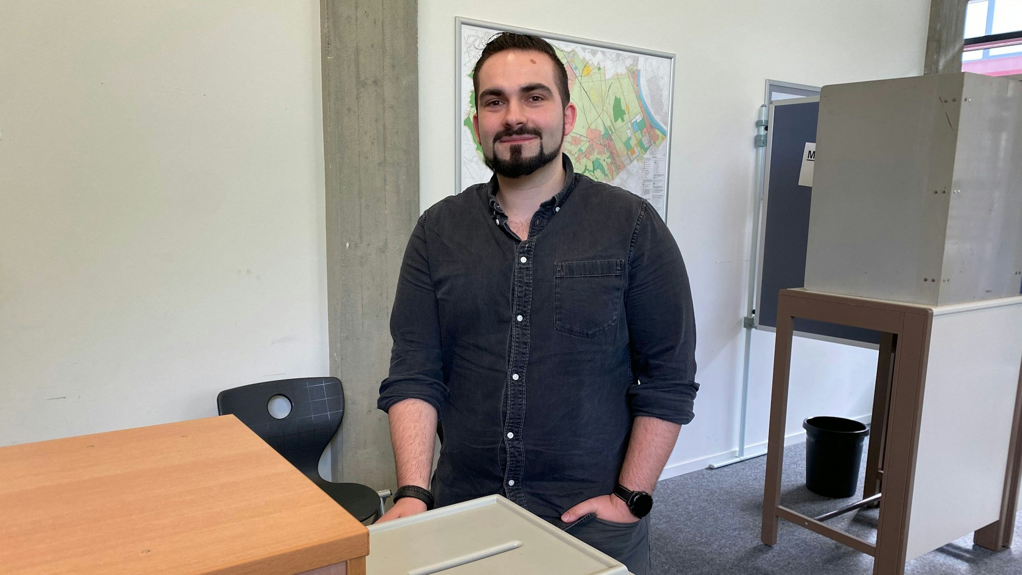 Christian Pieck ist der stellvertretende Leiter des Wahlbüros in Bornheim.