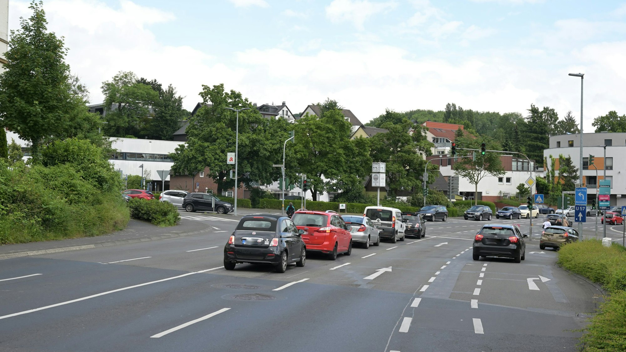 Kreuzung Steinstraße–Friedrich Offermann Straße–Am Stockbrunnen.