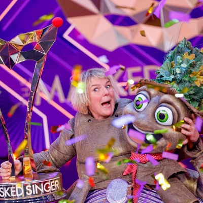 MIrja Boes gewann die Show „The Masked Singer“. Beim Cologne Comedy Festival veranstaltet sie den „lustigsten Elternabend aller Zeiten“.