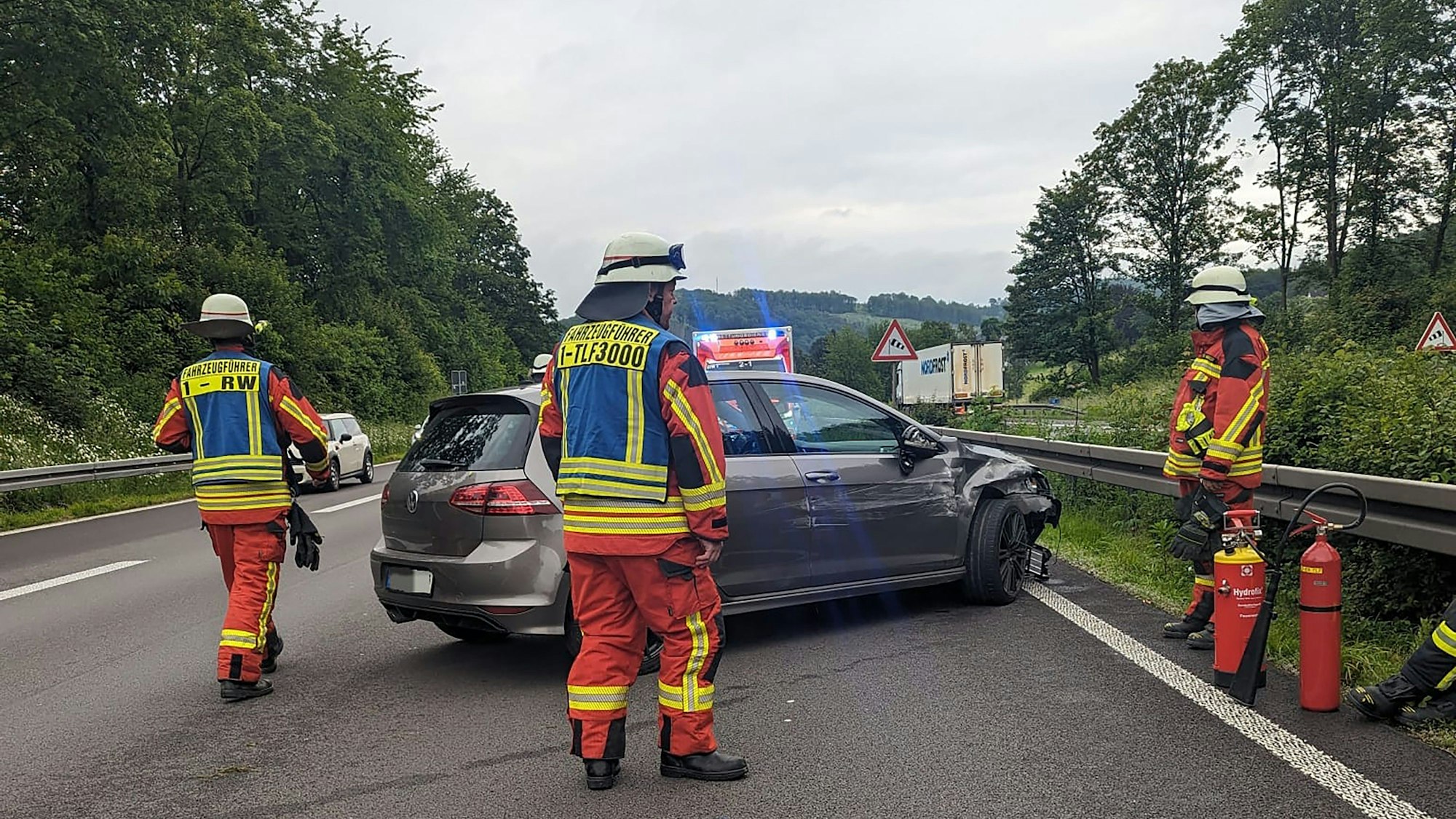 Die Feuerwehr Engelskirchen ist auf der A4 im Einsatz.