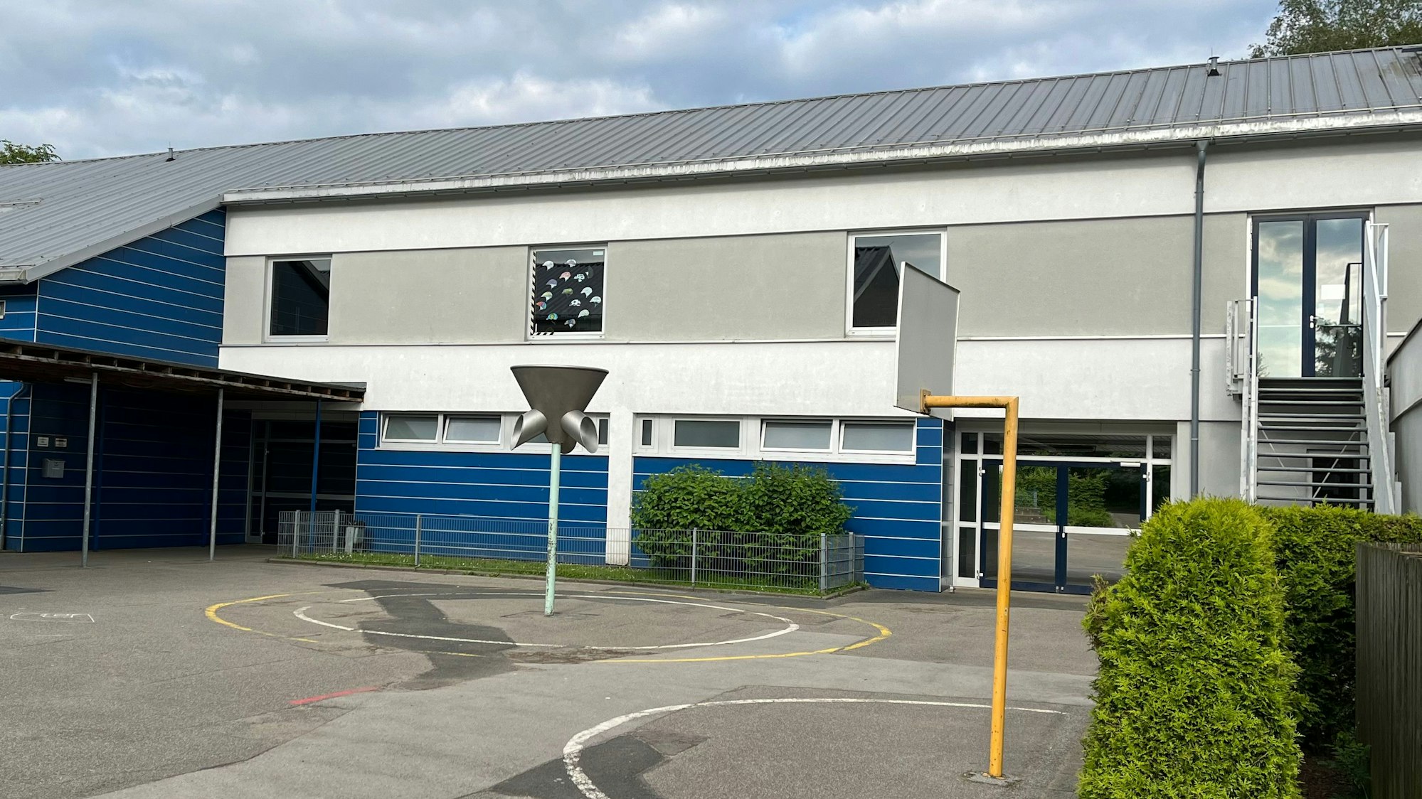 Blick auf die Rückseite der Ernst-Moritz-Arndt-Schule in Hilgen
