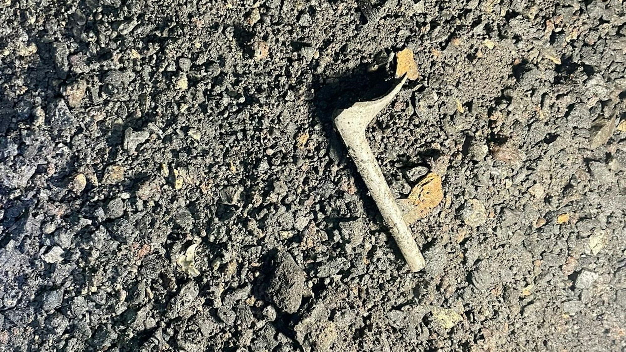 Hierbei handelt es sich wohl um eine Tonpfeife.