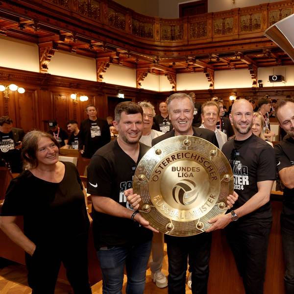 Doublesieger: Sturm Graz gewann mit Coach Christian Ilzer (3.v.r.) Meisterschaft und Pokal in Österreich.