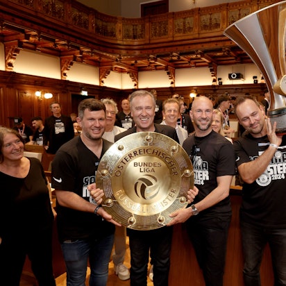 Doublesieger: Sturm Graz gewann mit Coach Christian Ilzer (3.v.r.) Meisterschaft und Pokal in Österreich.