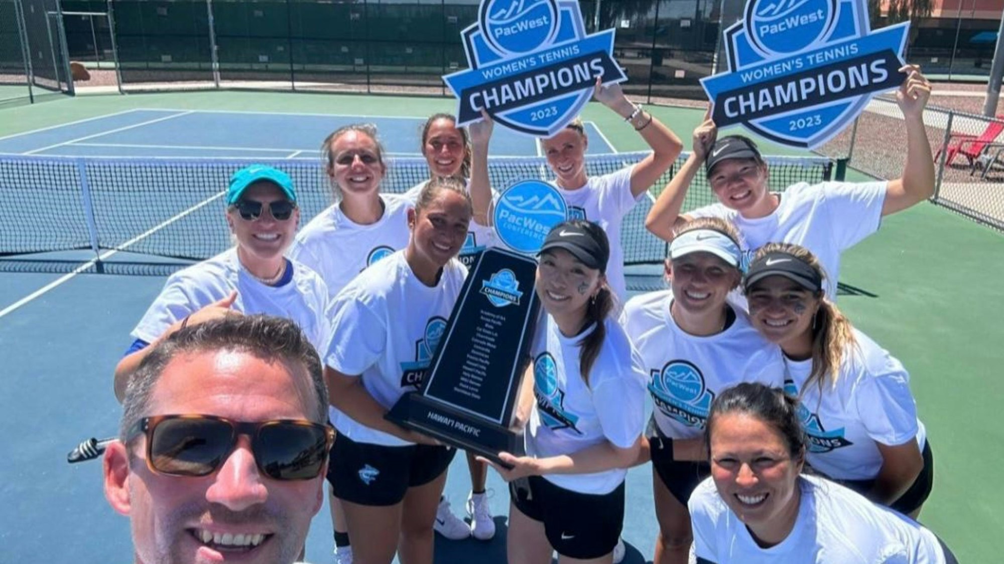 Gruppenbild einer Tennis-Mannschaft