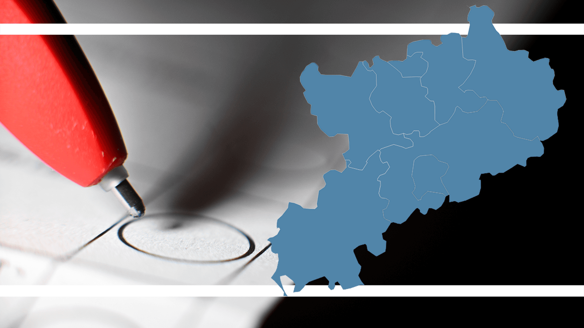 Rote Umschläge mit Wahlunterlagen werden im Briefwahlbüro der Stadt Mainz nach den Nummern der Wahlbüros sortiert.