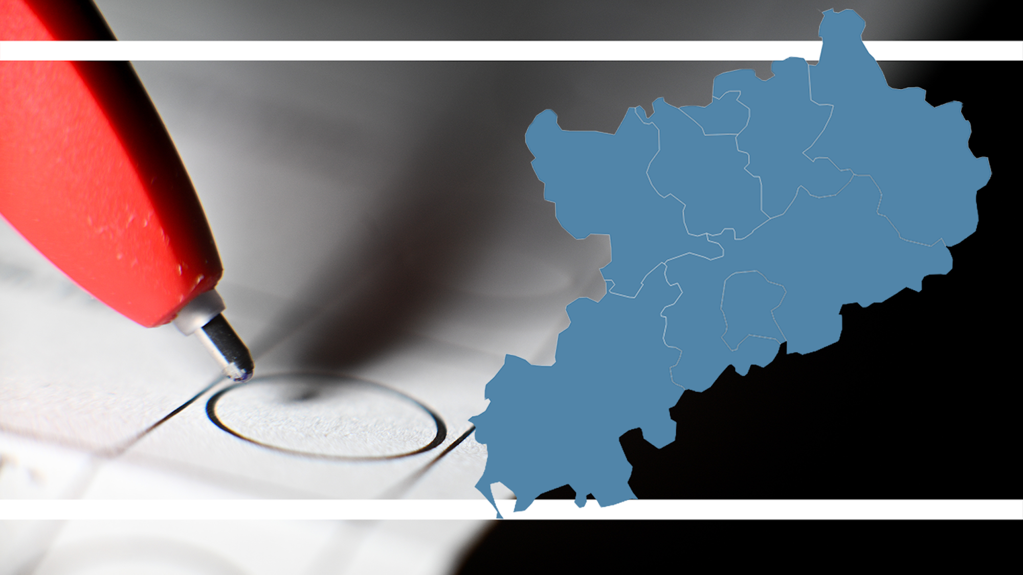 Rote Umschläge mit Wahlunterlagen werden im Briefwahlbüro der Stadt Mainz nach den Nummern der Wahlbüros sortiert.