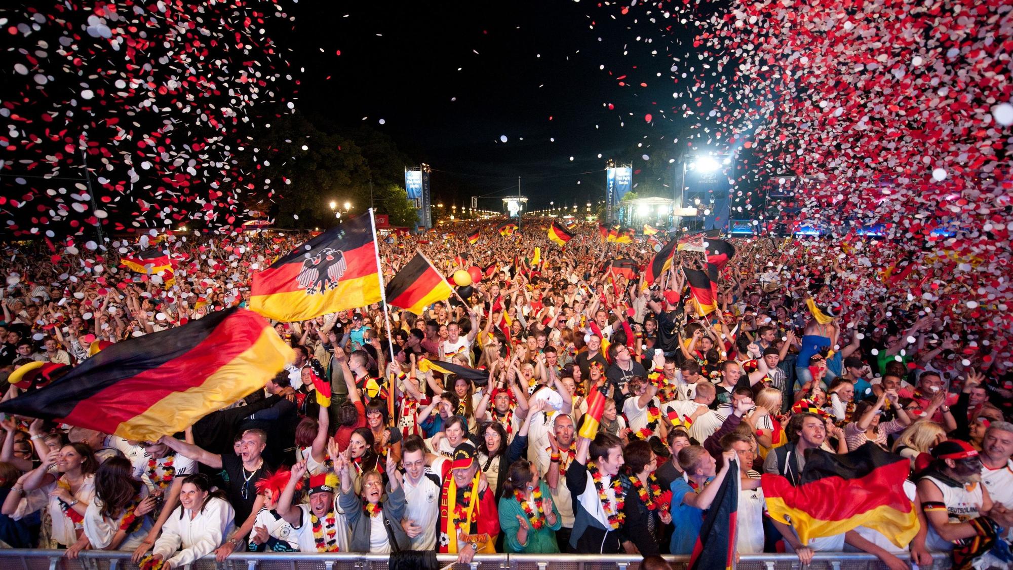 Neues Sommermärchen? Deutsche Fans hoffen natürlich auf den Titel für die Nationalelf. Die Stimmung ist aber noch verhalten.