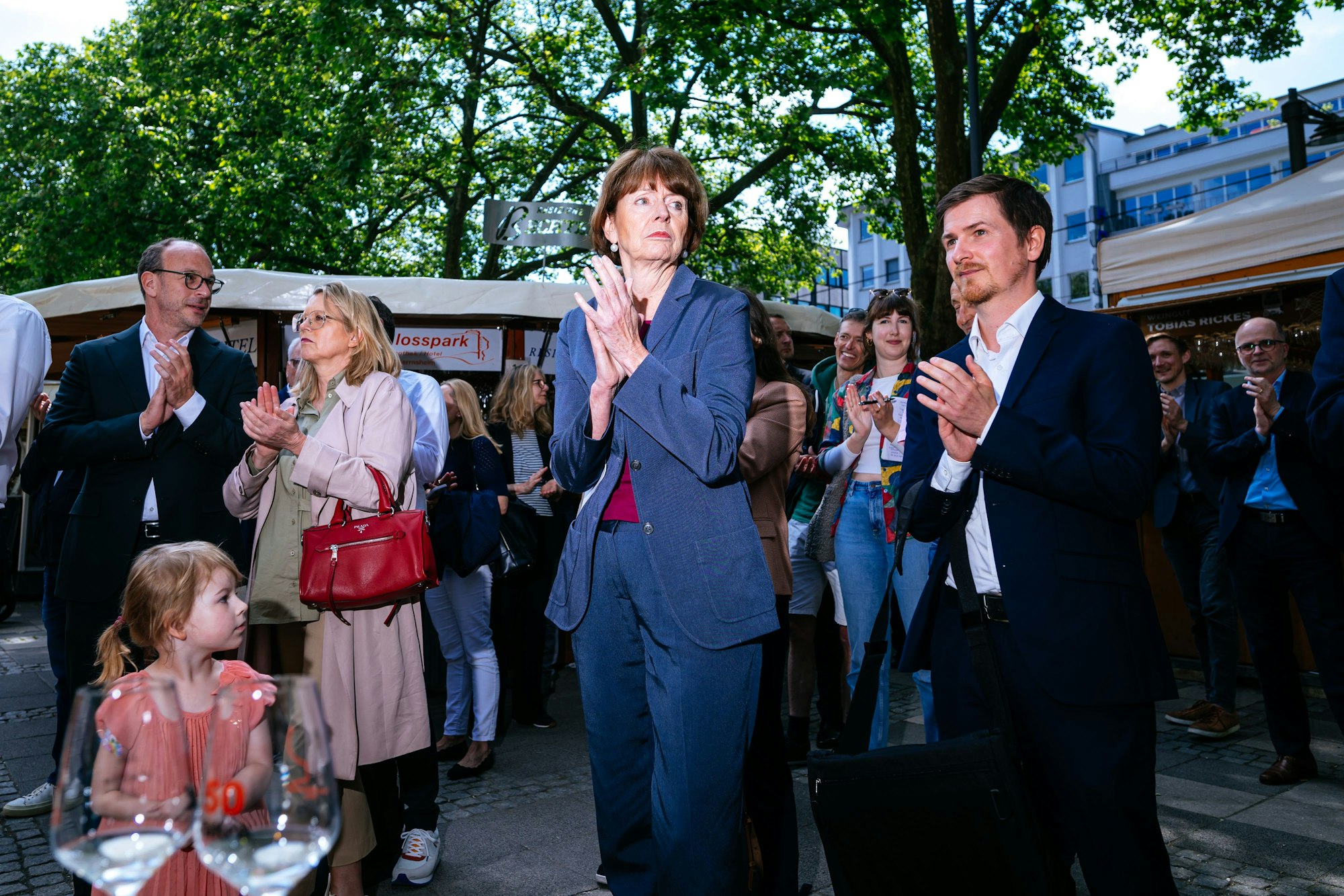 Reker weiht Brunnen auf dem Neumarkt ein