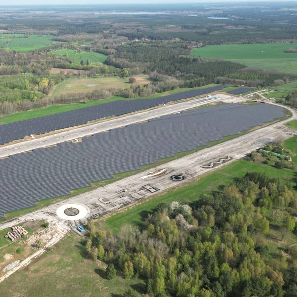 Drohnenaufnahmen von der Solaranlage in Lärz am in Mecklenburg-Vorpommern.
