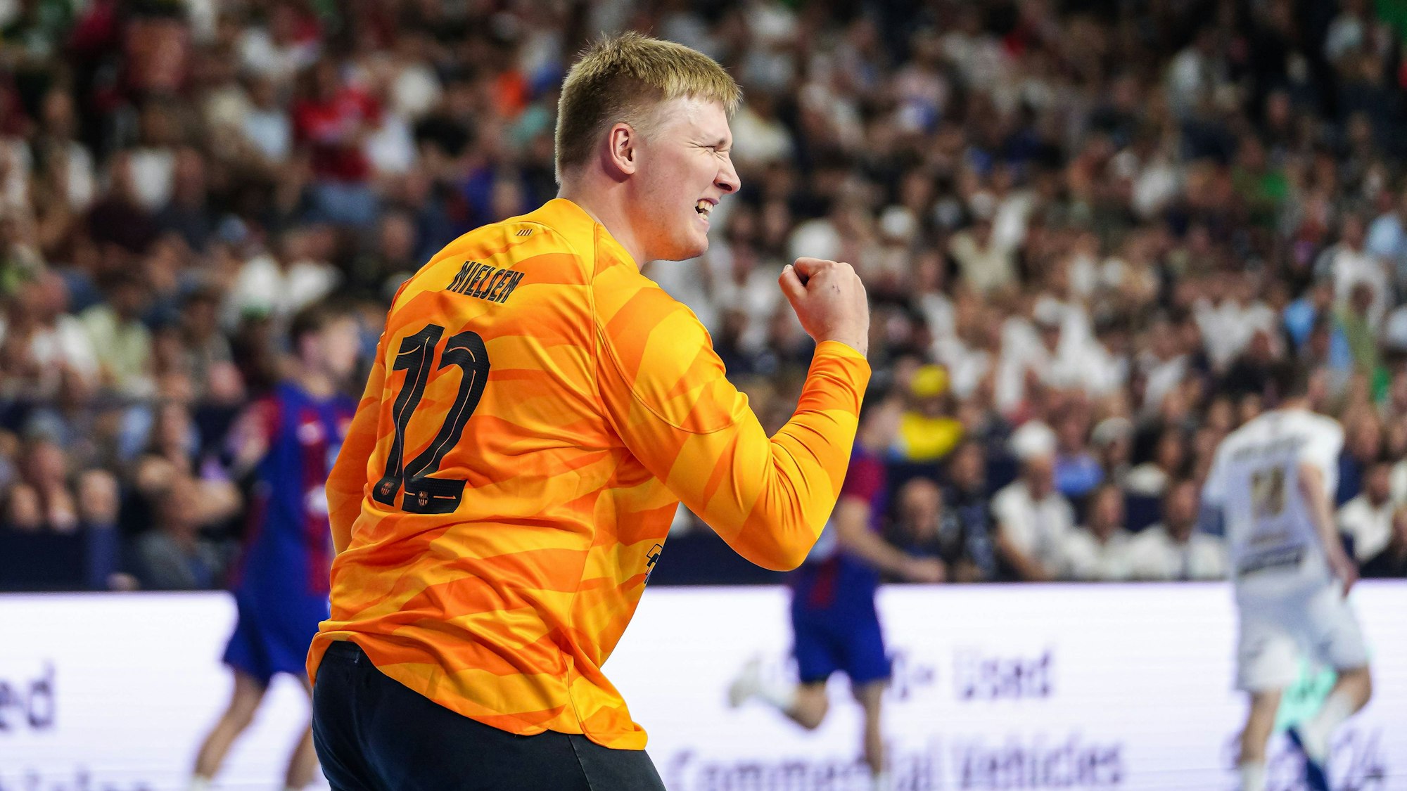 Torwart Emil Nielsen jubelt.