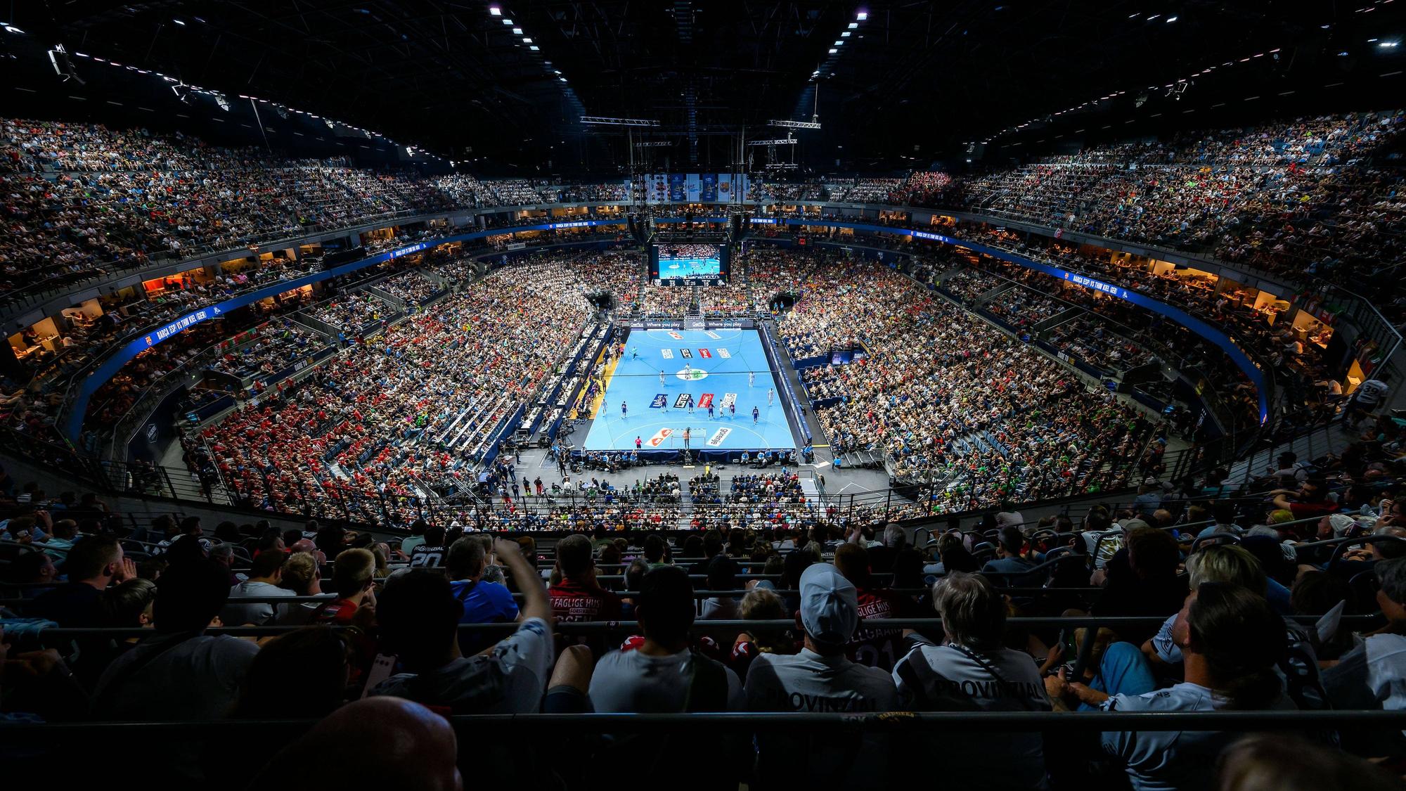 Das Final Four der Handball Champions League in der Arena in Deutz besuchten Fans aus ganz Europa.