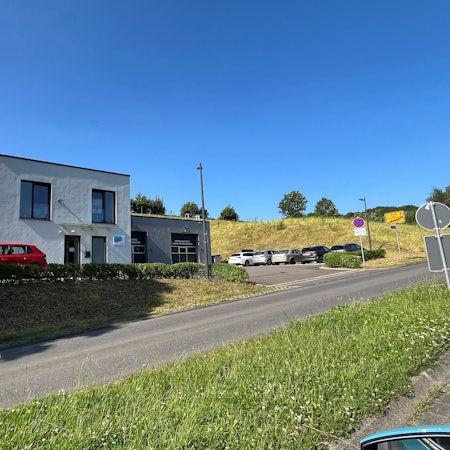 Blick auf das Gebäude der Rettungswache in Wiehl-Bielstein.