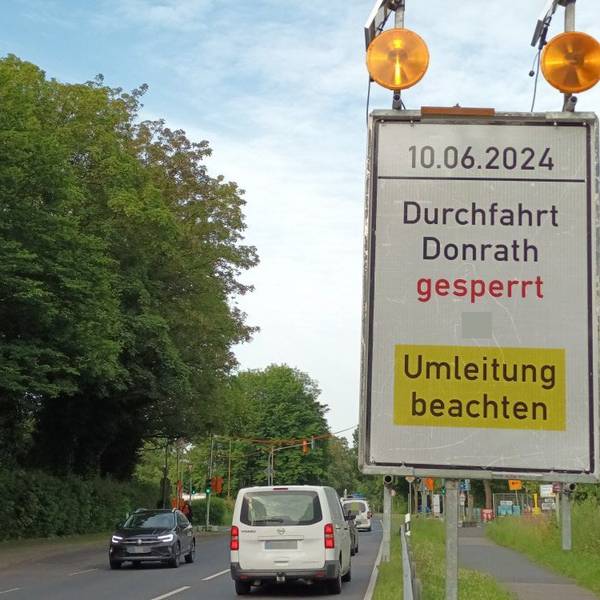Ein Umleitungsschild an der Bundesstraße 484