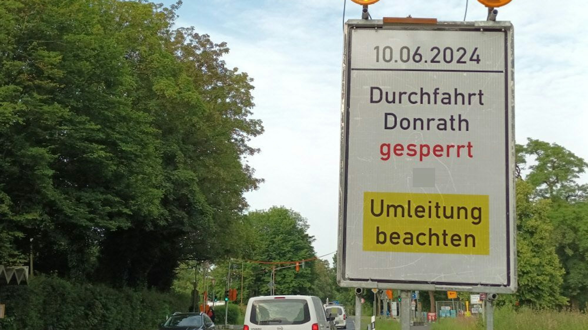 Ein Umleitungsschild an der  Bundesstraße 484