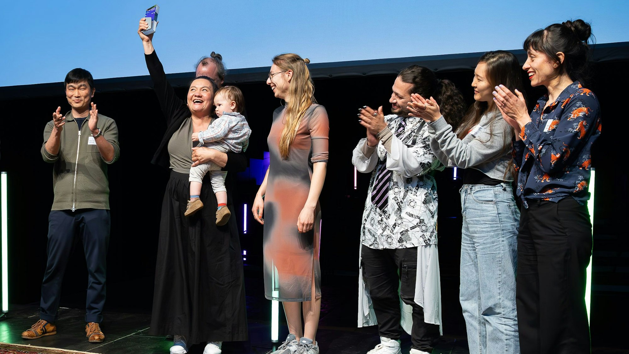 Der Integrationshaus e.V. aus Köln-Kalk nimmt den mit 50.000 Euro dotierten „Preis der Länder“ für sein Projekt "Der Garten der Erinnerungen" entgegen.