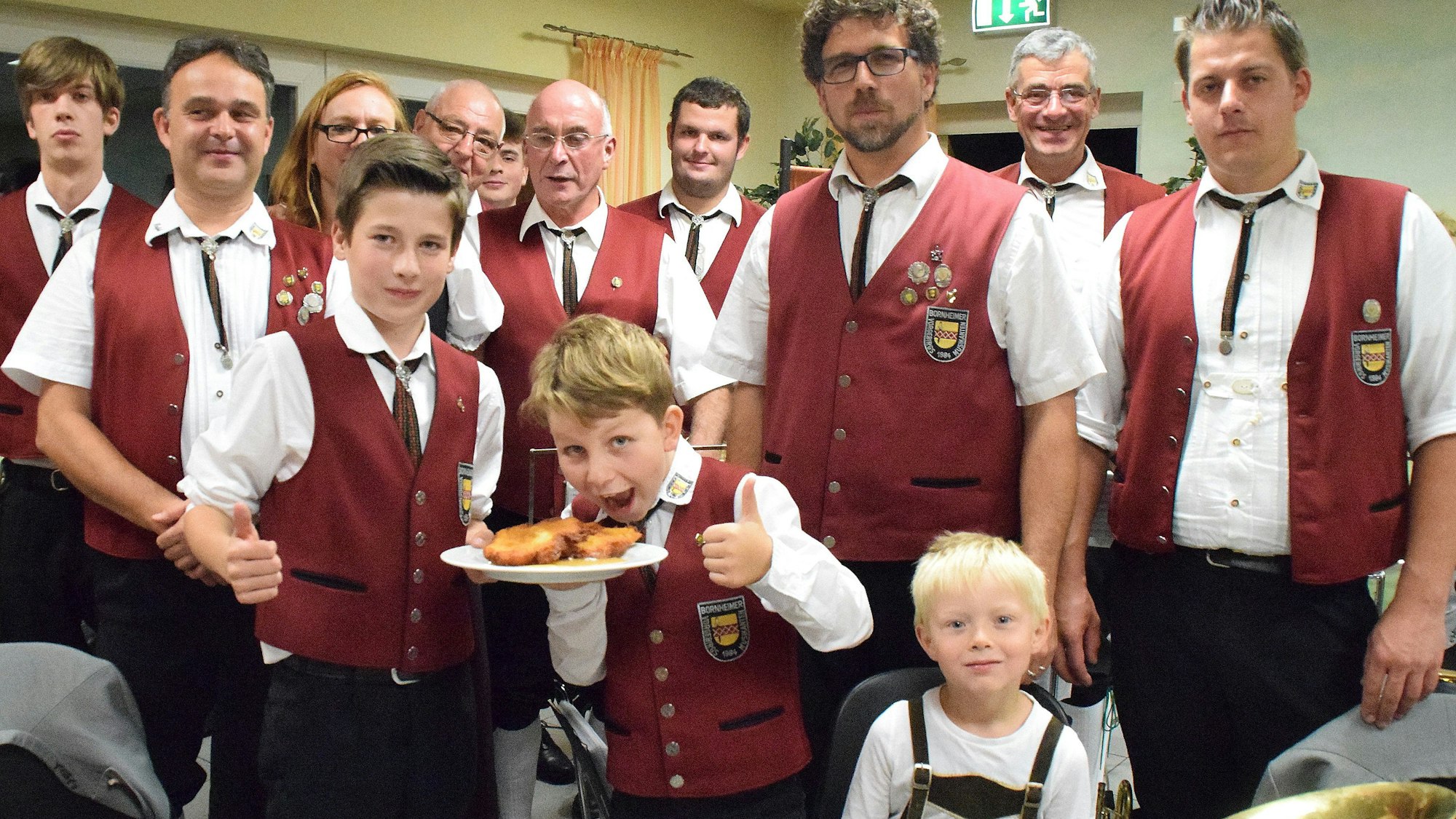 Dicke-Backen-Musik mit frischen Rievkooche im Musikantentreff.