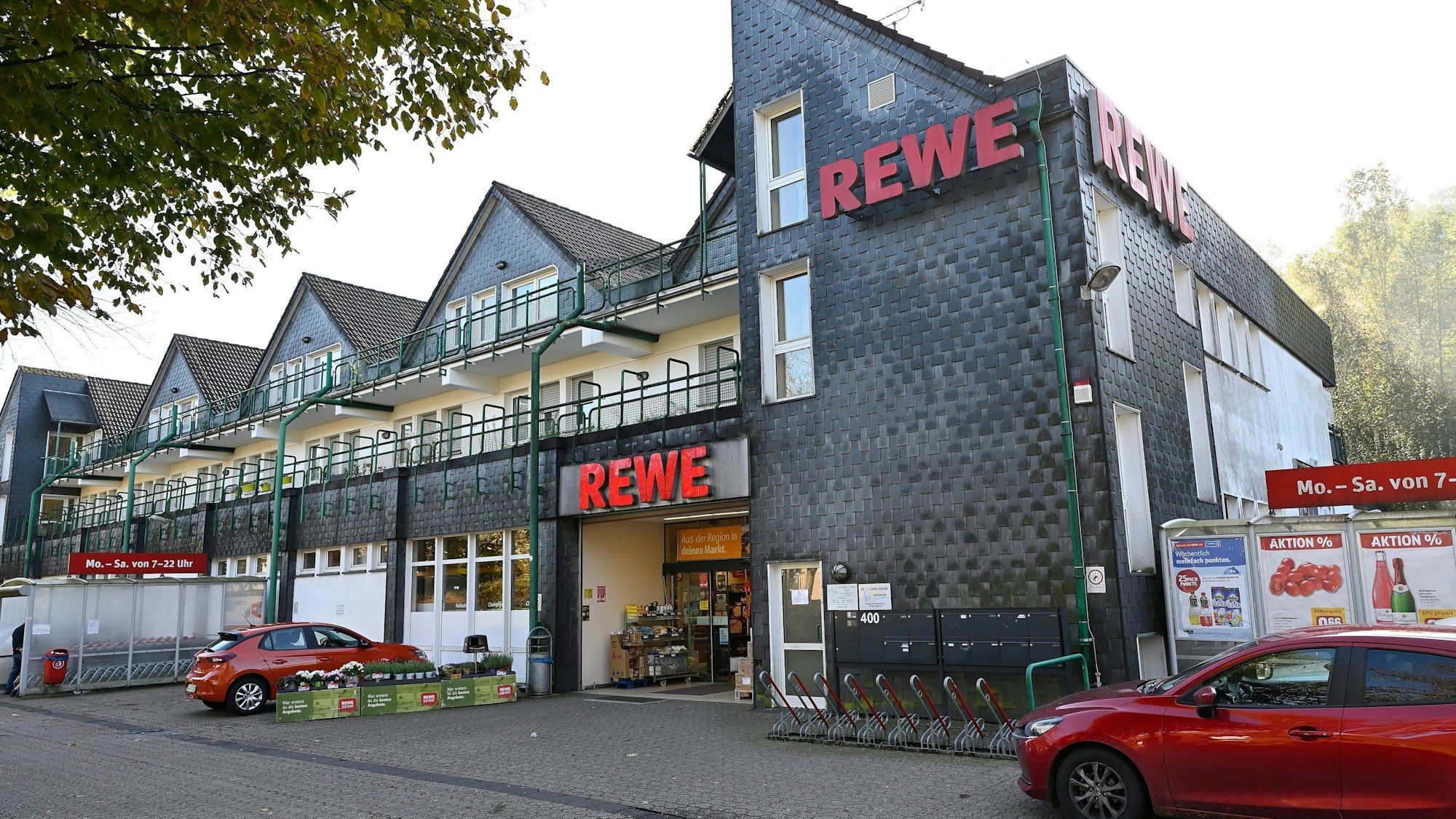 Das Foto zeigt den Rewe in Kürten