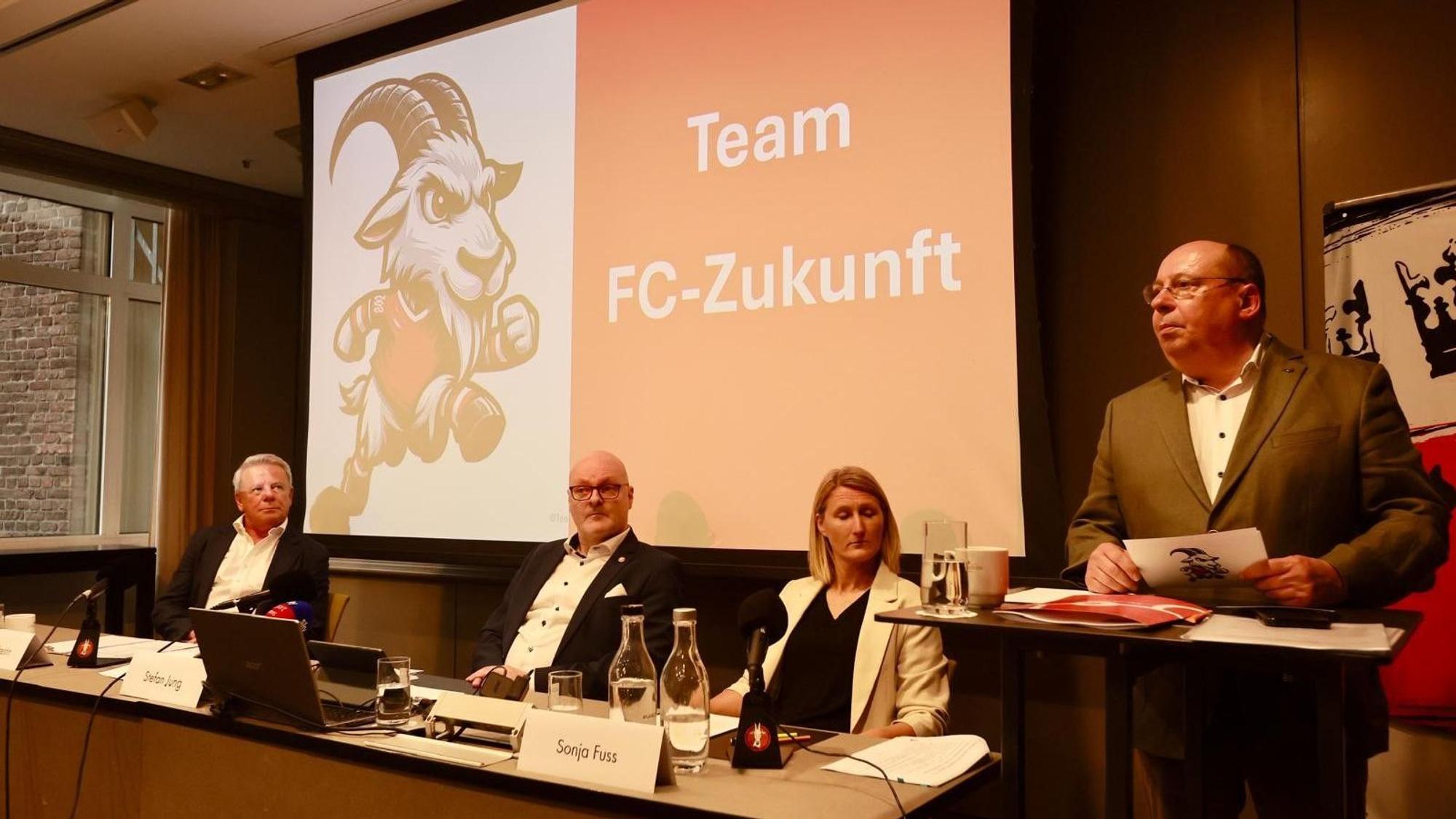 Dieses Trio will sich zum neuen Vorstand des 1. FC Köln wählen lassen: (v.r.n.l.) Sonja Fuss, Stefan Jung und Dieter Prestin.
