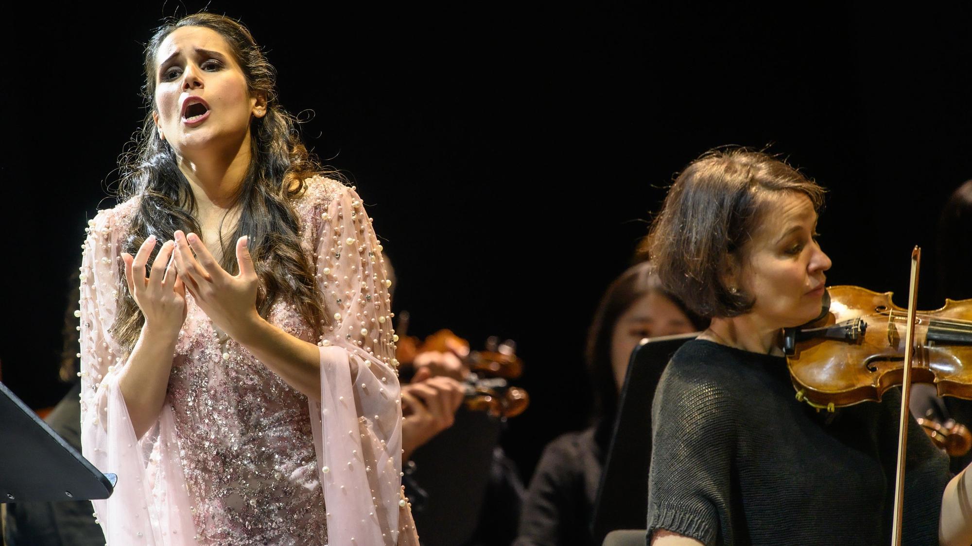 Sopranistin Sara Blanch in Bizets Oper Die Perlenfischer.